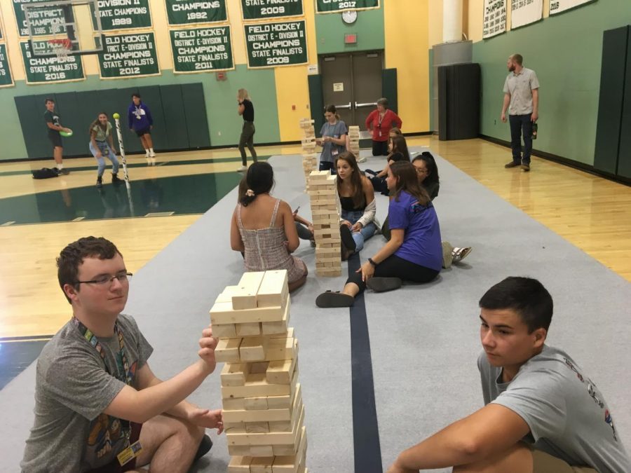 Oakmont students play Jenga in the gym on summer literacy day. Photo by Eric Rouleau