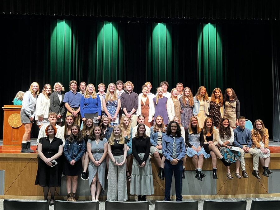 Oakmonts National Honors Society Welcomes New Members