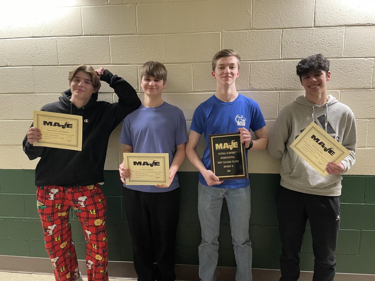 Joe%2C+AJ%2C+Nolan%2C+and+Sam+with+their+awards+from+Districts%21+