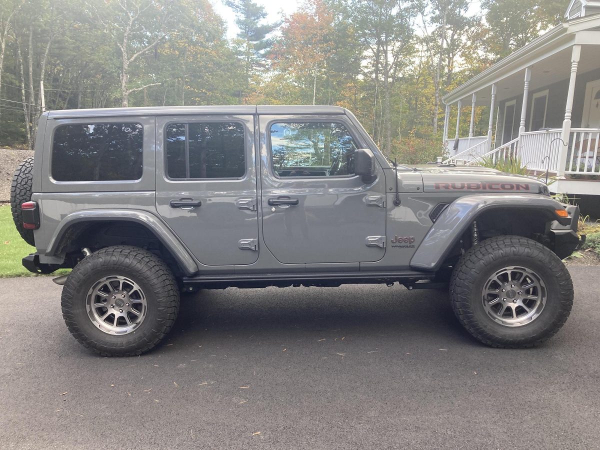 My dads awesome Jeep that he lets me drive.. on occasion!