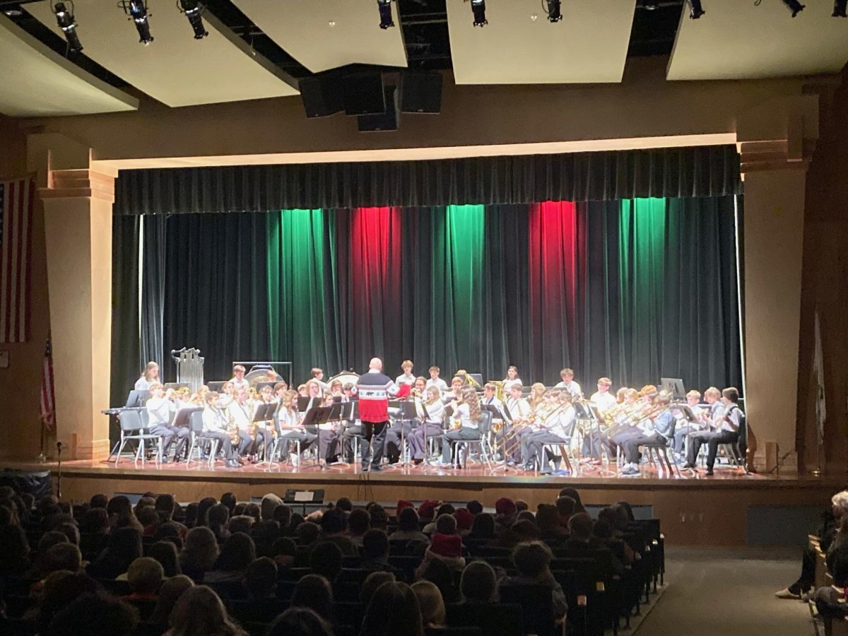 Overlook Musicians Spread Christmas Cheer at Their Indoor Concert