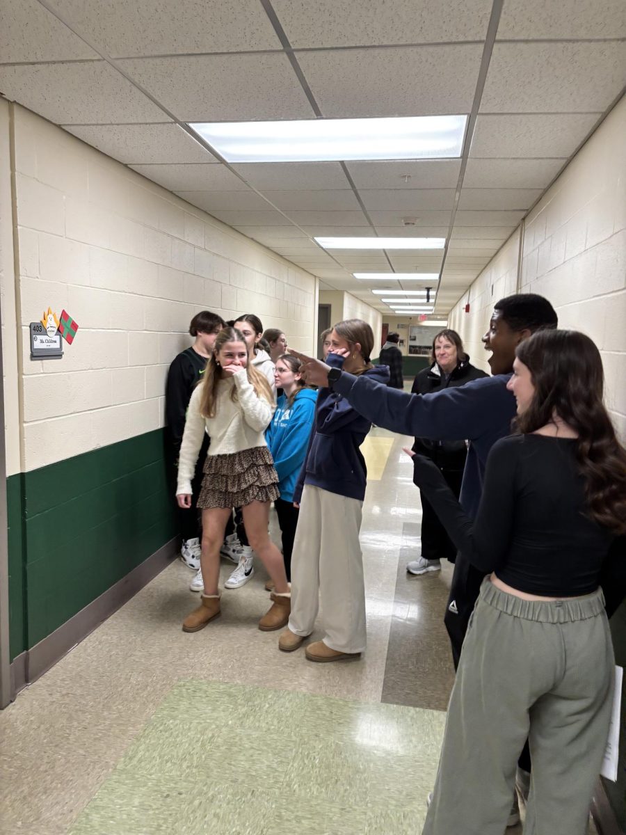 Oakmont Students give 8th graders a tour 