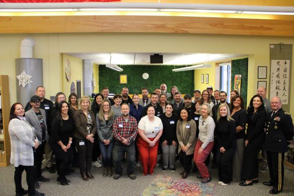 All of Career Days guest speakers group together for a picture.