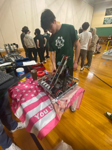 Oakmont Robotics team tunes up the robot 