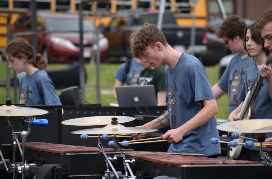 Oakmont Music Department Performs One Last Time At School Tours