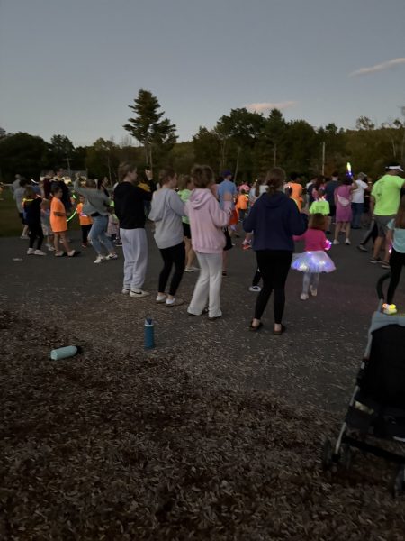 Peer Leaders volunteering at Briggs Glow Night 
