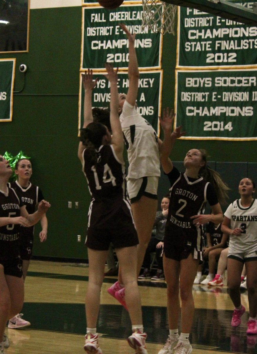 Photo Gallery: Oakmont Girls Basketball Beats Groton on 1/13!