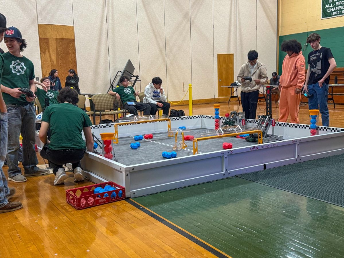 Field Reset, and preparation for a vex match Oakmont vs. Gardner. 