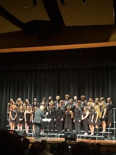 Oakmont's Concert Choir