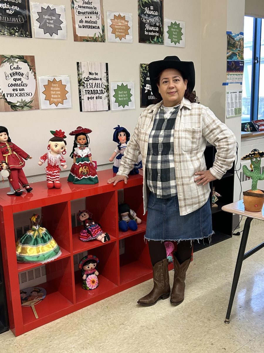 Feliz 5 De Mayo from Mrs. Venegas, Spanish Teacher. (Submitted with permission by Mrs. Venegas)